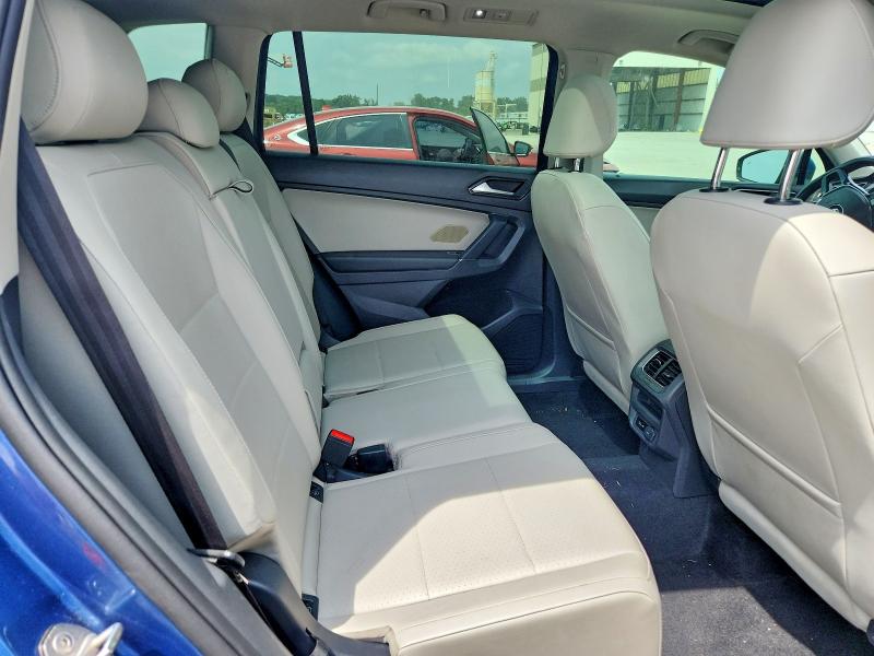 62338286 :رقم المزاد ، 3VV2B7AX8JM218386 vin ، 2018 Volkswagen Tiguan مزاد بيع