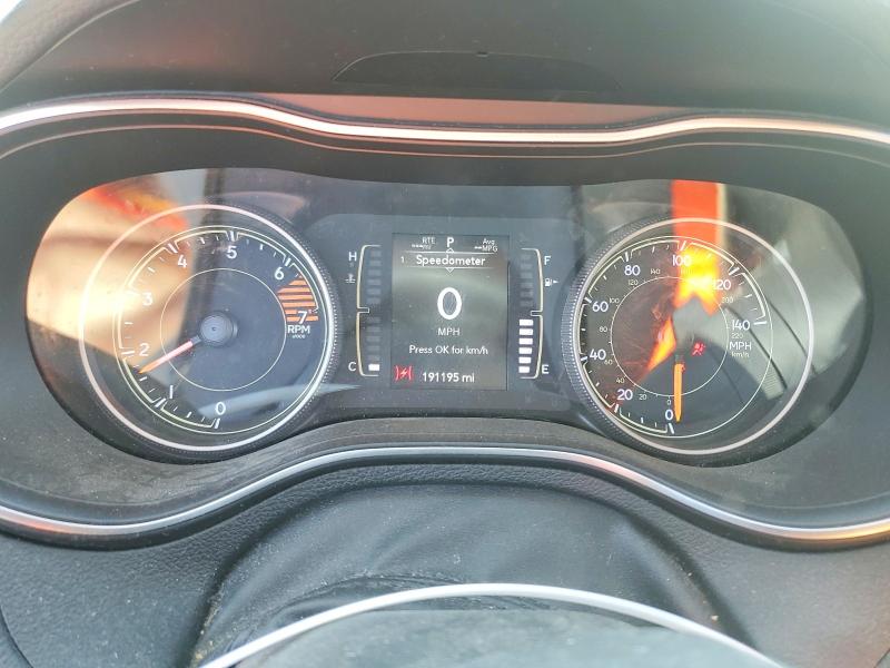 62494276 :رقم المزاد ، 1C4PJMCBXKD188439 vin ، 2019 Jeep Cherokee مزاد بيع