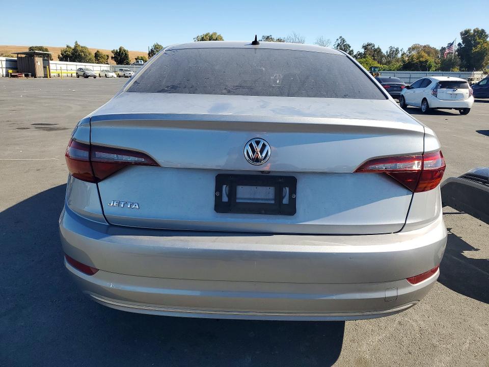 62709326 :رقم المزاد ، 3VWN57BU1KM225623 vin ، 2019 Volkswagen Jetta مزاد بيع