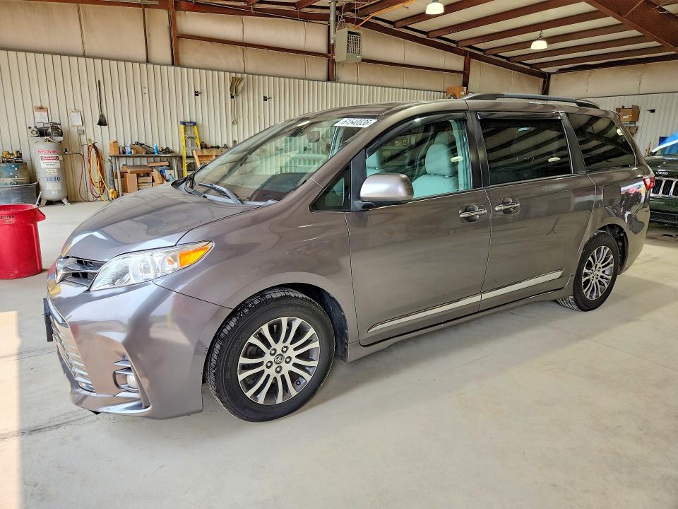 Продаж на аукціоні авто 2018 Toyota Sienna, vin: 5TDYZ3DC2JS944783, номер лоту: 61540636