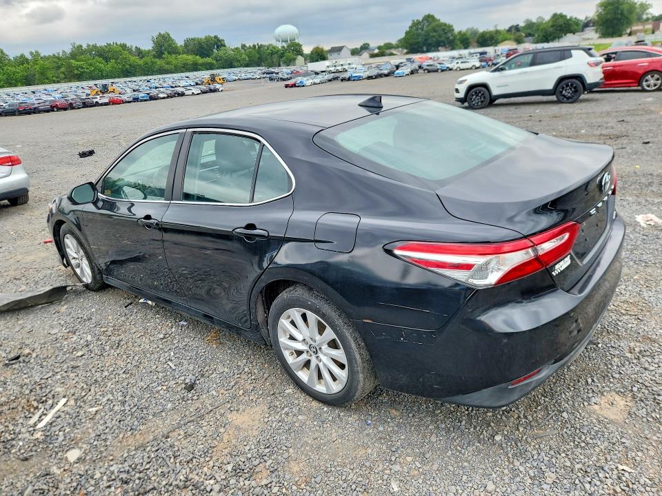 62023526 :رقم المزاد ، 4T1B11HK2KU742490 vin ، 2019 Toyota Camry مزاد بيع