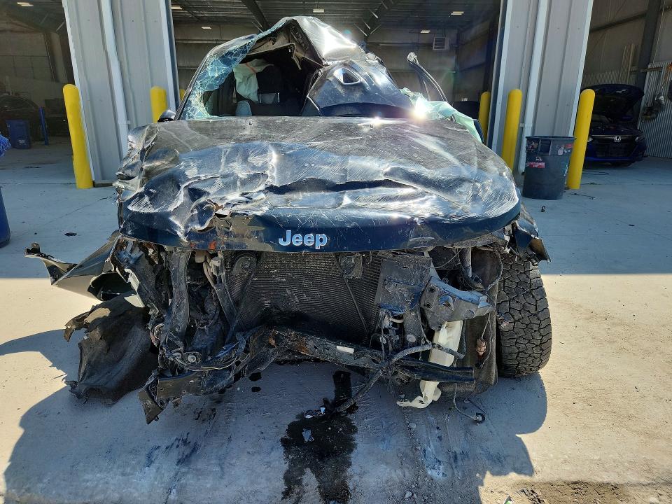 61017976 :رقم المزاد ، 1C4RJFAG6JC310737 vin ، 2018 Jeep Grand Cherokee مزاد بيع