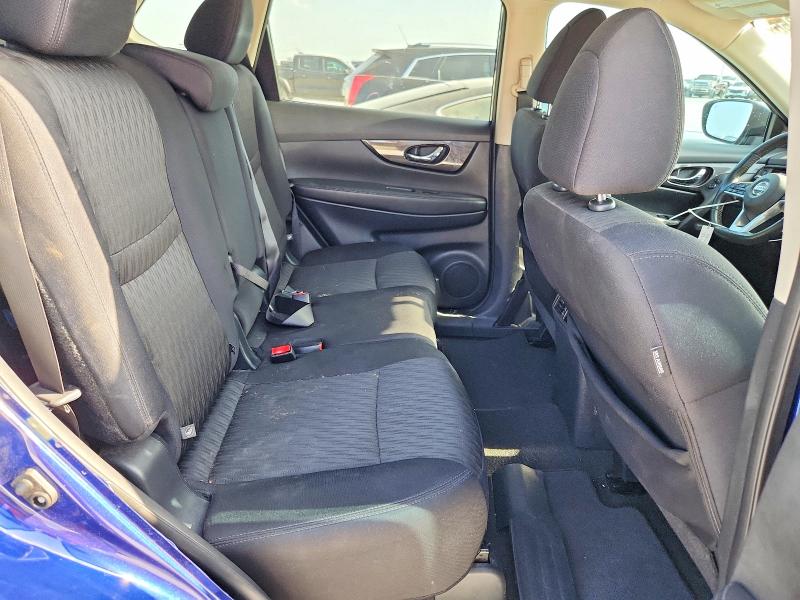 61717356 :رقم المزاد ، 5N1AT2MT5JC704640 vin ، 2018 Nissan Rogue مزاد بيع