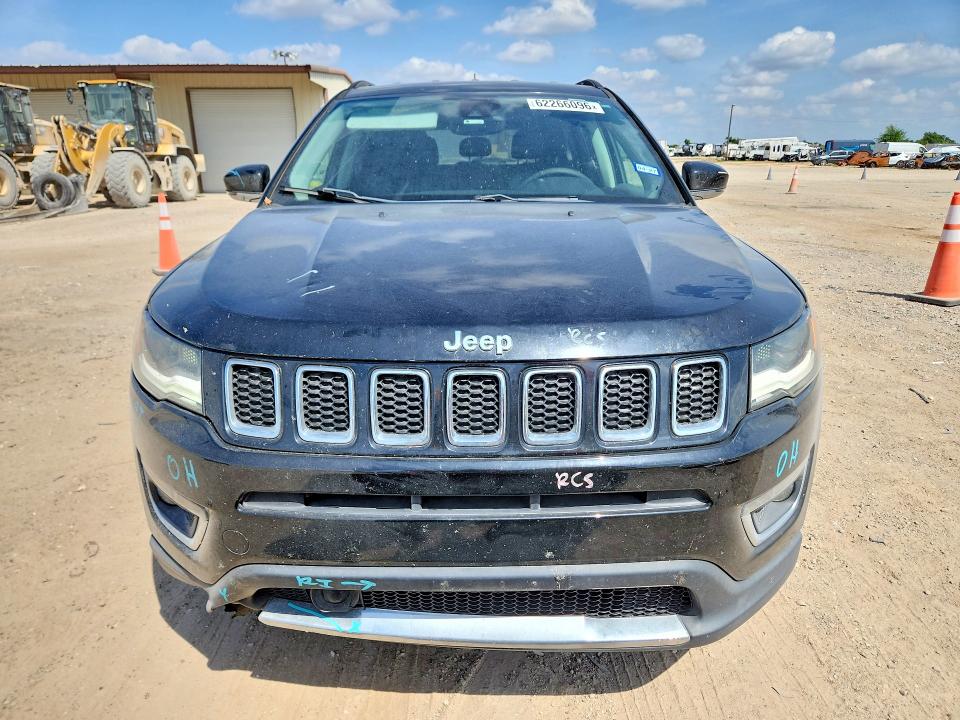 62266096 :رقم المزاد ، 3C4NJDCBXJT332510 vin ، 2018 Jeep Compass مزاد بيع