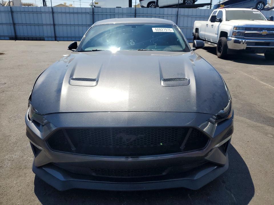 60827976 :رقم المزاد ، 1FA6P8CF5J5109164 vin ، 2018 Ford Mustang مزاد بيع