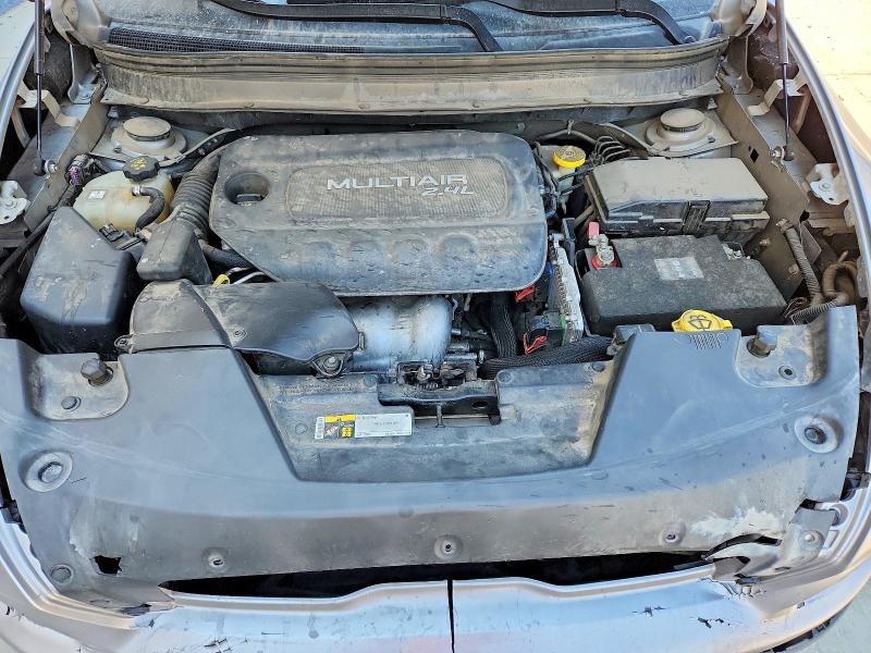 60918646 :رقم المزاد ، 1C4PJLCB2FW670441 vin ، 2015 Jeep Cherokee مزاد بيع