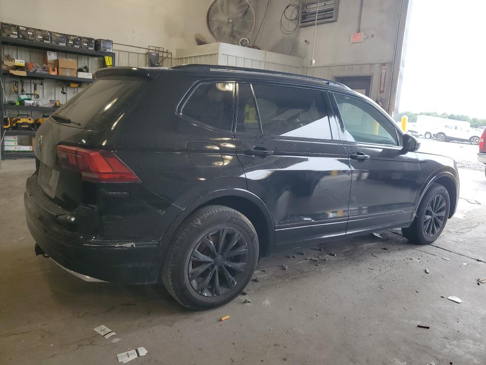 Продажа на аукционе авто 2018 Volkswagen Tiguan, vin: 3VV3B7AX7JM106568, номер лота: 61582416