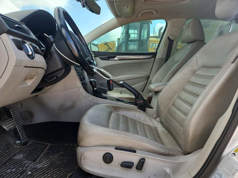 58940186 :رقم المزاد ، 1VWCT7A35HC062166 vin ، 2017 Volkswagen Passat مزاد بيع