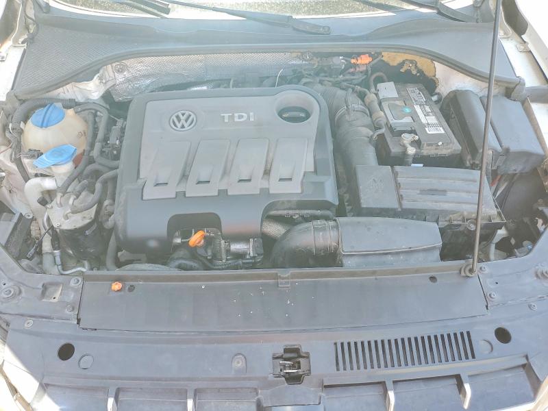 62301316 :رقم المزاد ، 1VWCN7A31DC106300 vin ، 2013 Volkswagen Passat مزاد بيع