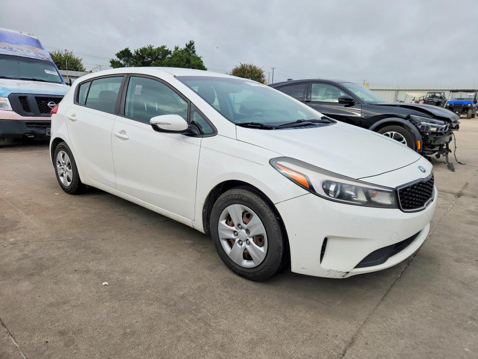 2017 Kia Forte მანქანა იყიდება აუქციონზე, vin: KNAFK5A87H5718209, აუქციონის ნომერი: 61673396