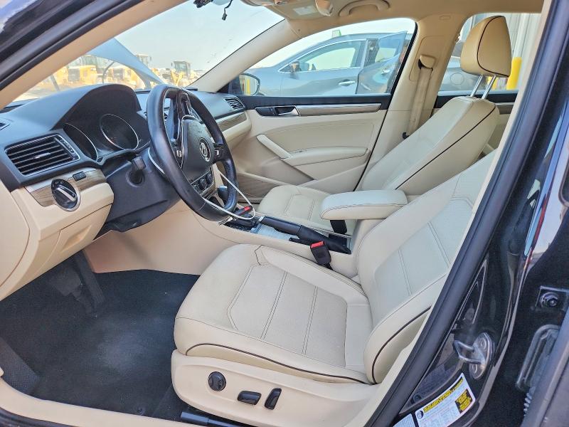 61415586 :رقم المزاد ، 1VWBA7A37JC008150 vin ، 2018 Volkswagen Passat مزاد بيع