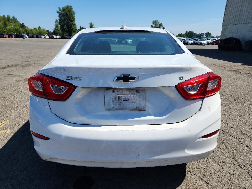 Продажа на аукционе авто 2018 Chevrolet Cruze, vin: 1G1BE5SM1J7137201, номер лота: 60055676