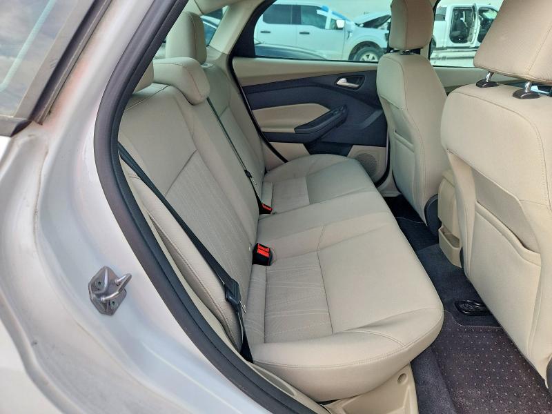 85989785 :رقم المزاد ، 1FADP3F27FL305676 vin ، 2015 Ford Focus مزاد بيع