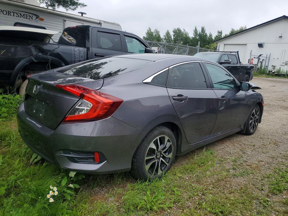 Продажа на аукционе авто 2018 Honda Civic, vin: 2HGFC2F52JH036075, номер лота: 61900696
