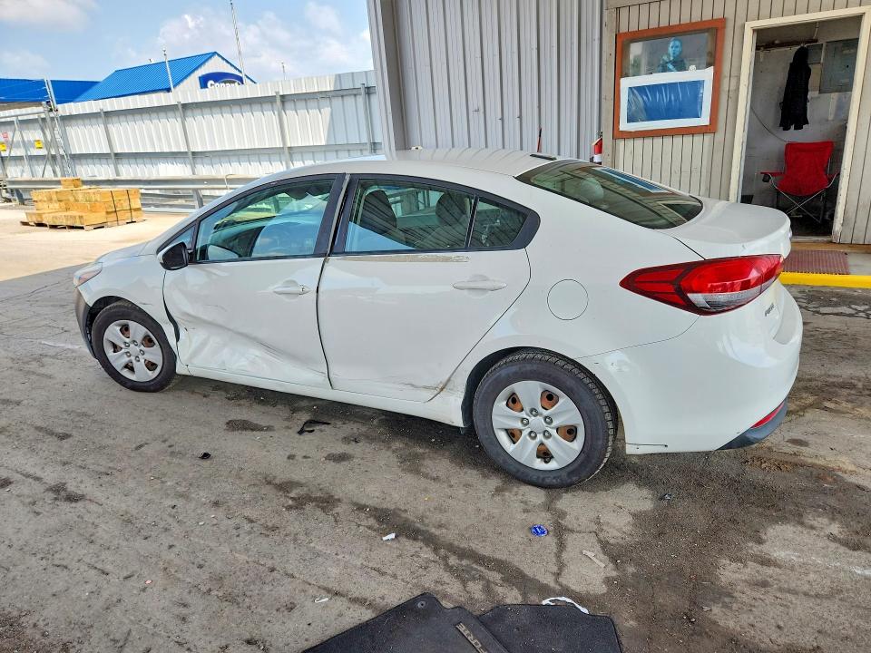 61931706 :رقم المزاد ، 3KPFK4A79HE069764 vin ، 2017 Kia Forte مزاد بيع