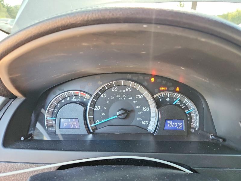 61686526 :رقم المزاد ، 4T1BF1FK0EU332781 vin ، 2014 Toyota Camry مزاد بيع
