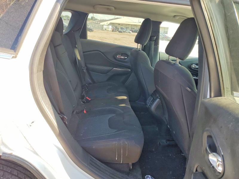 59389416 :رقم المزاد ، 1C4PJLCB7KD222976 vin ، 2019 Jeep Cherokee مزاد بيع