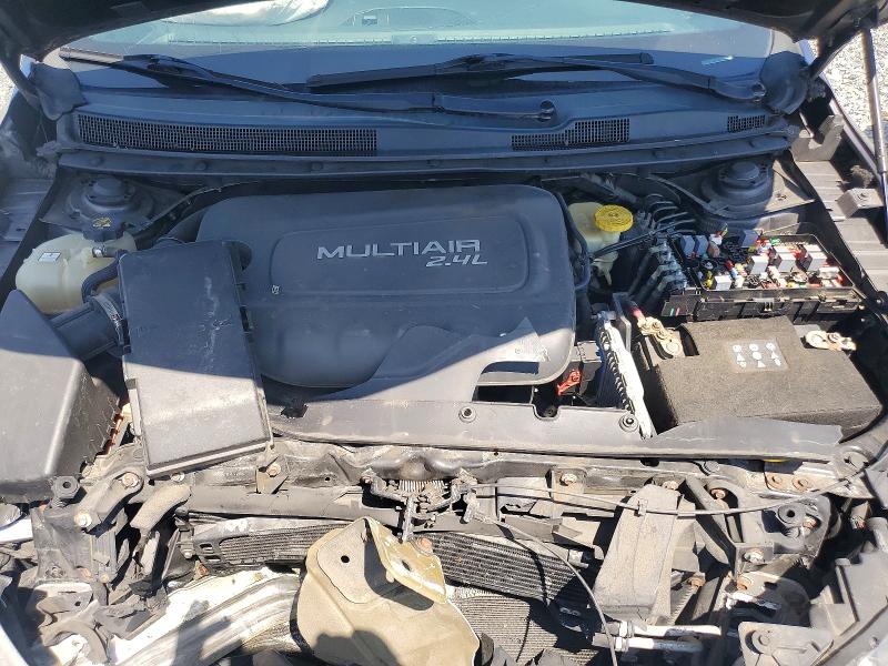 62270616 :رقم المزاد ، 1C3CCCAB4FN561680 vin ، 2015 Chrysler 200 مزاد بيع