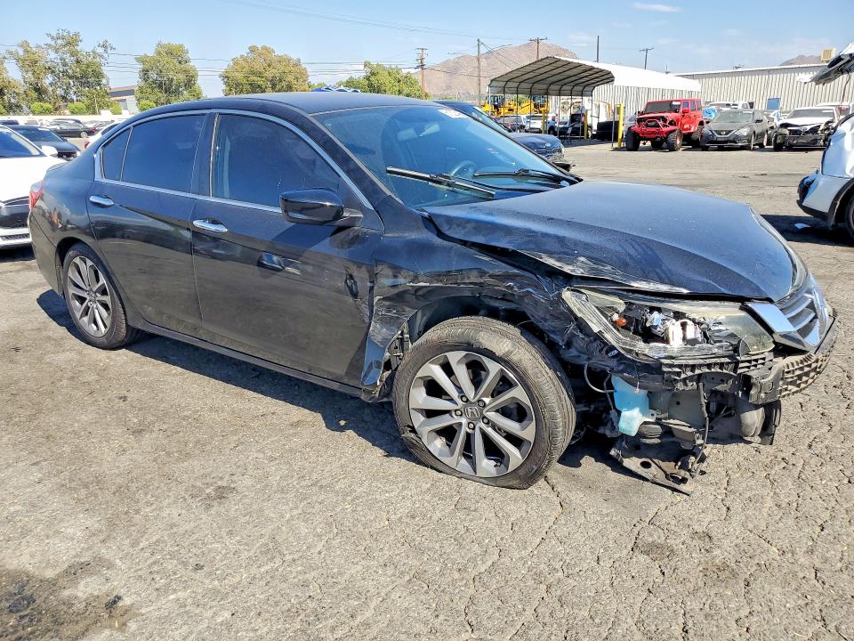 61321466 :رقم المزاد ، 1HGCR2F50FA132696 vin ، 2015 Honda Accord مزاد بيع