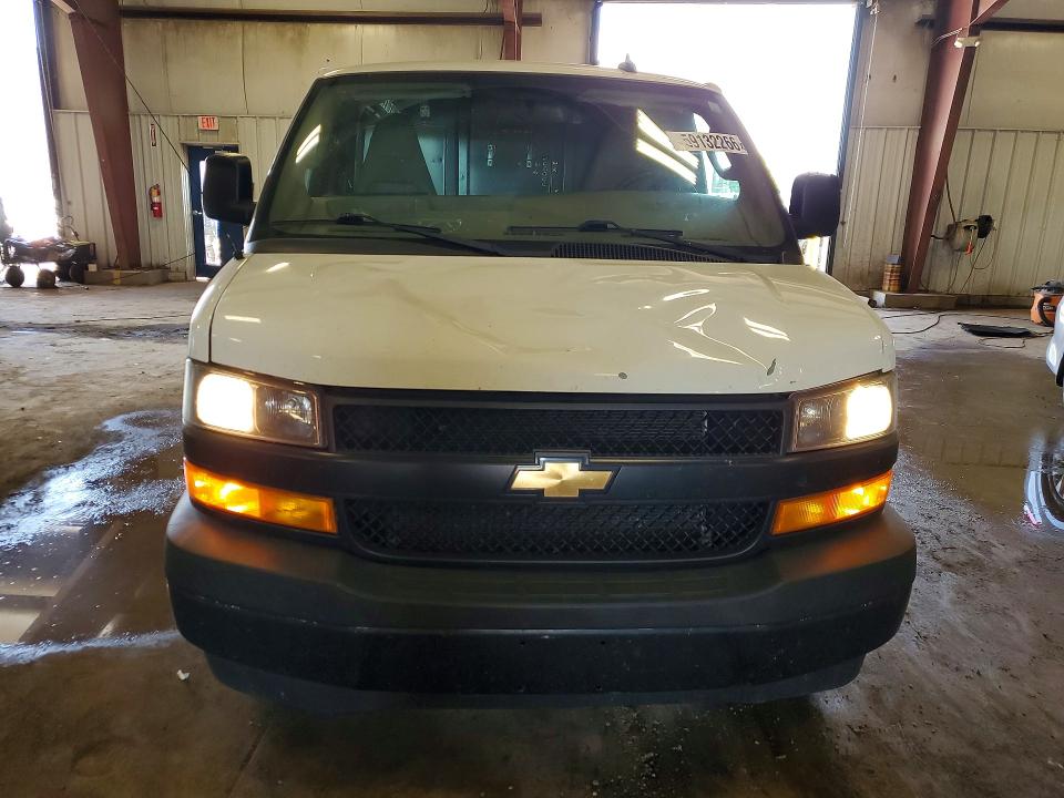 59132266 :رقم المزاد ، 1GCWGBFP9J1257014 vin ، 2018 Chevrolet Express G2500 مزاد بيع
