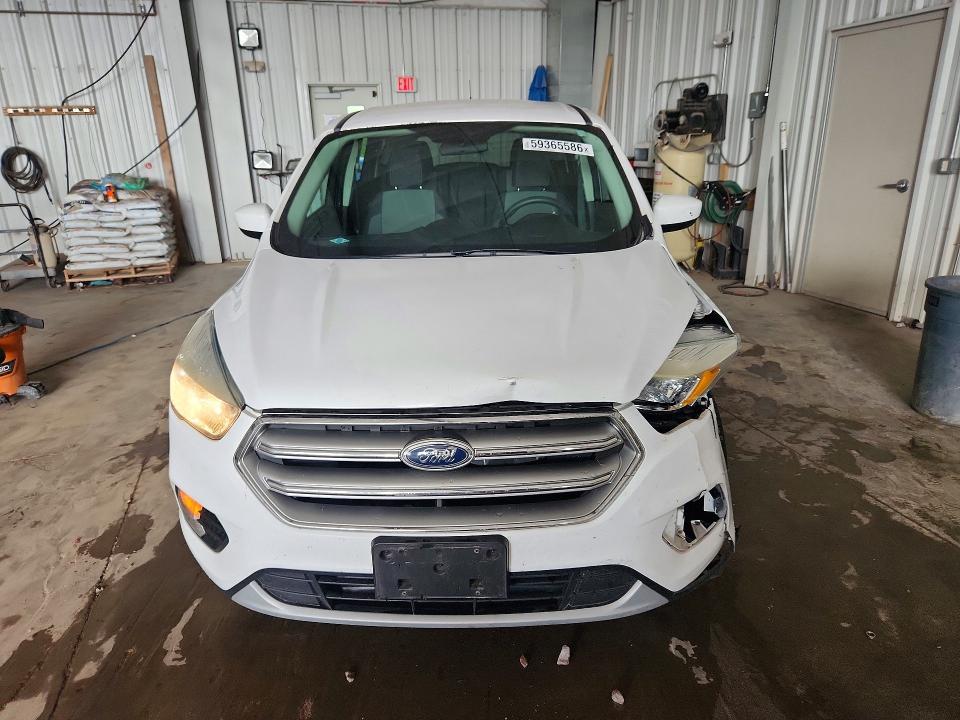 2017 Ford Escape მანქანა იყიდება აუქციონზე, vin: 1FMCU0GD9HUE87550, აუქციონის ნომერი: 59365586