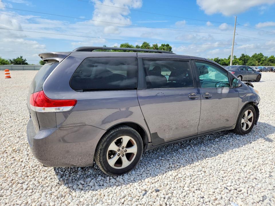 Продажа на аукционе авто 2011 Toyota Sienna, vin: 5TDKK3DC7BS063606, номер лота: 60630916