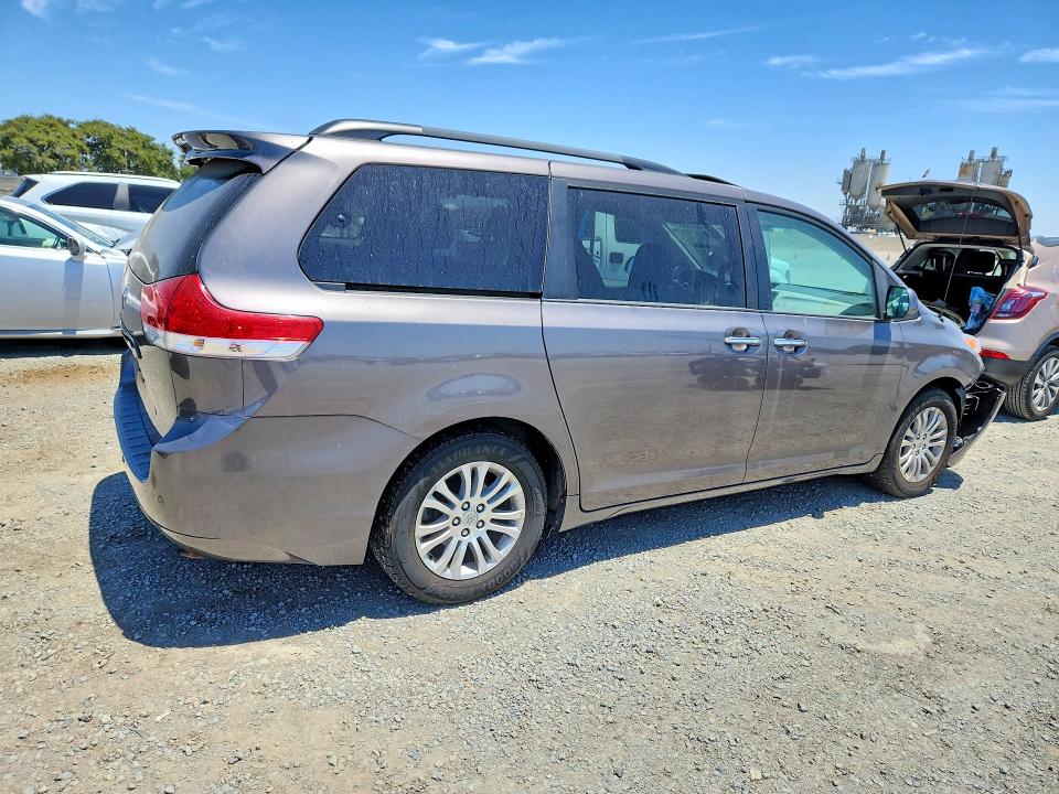 Aukcja sprzedaży 2014 Toyota Sienna, vin: 5TDYK3DC8ES425246, numer aukcji: 60483326