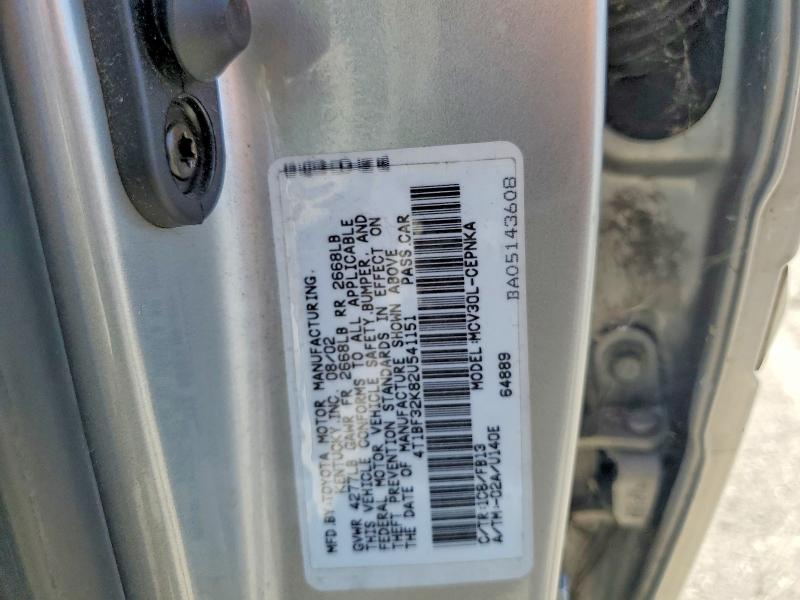 61058516 :رقم المزاد ، 4T1BF32K82U541151 vin ، 2002 Toyota Camry مزاد بيع