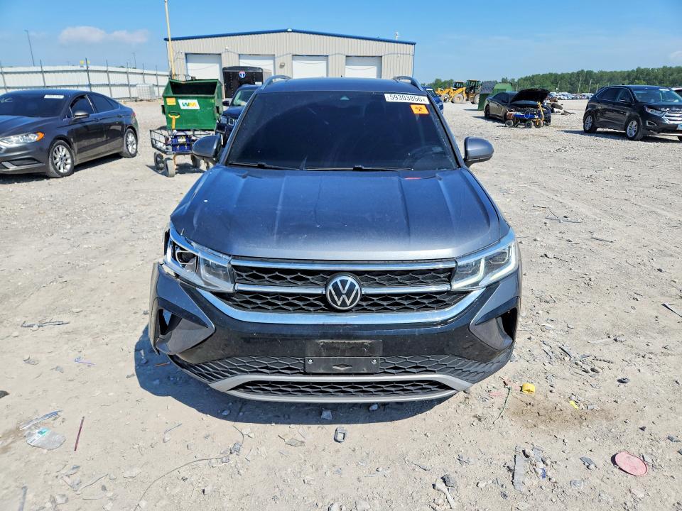 59303856 :رقم المزاد ، 3VV2X7B27NM044370 vin ، 2022 Volkswagen Taos مزاد بيع