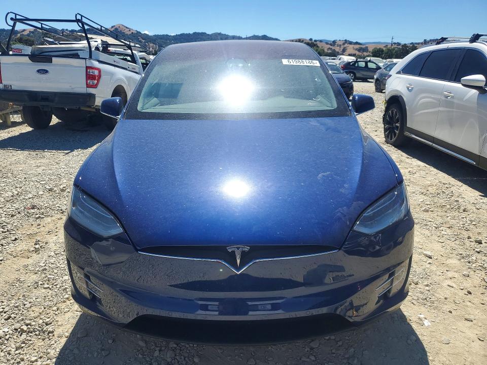 Продажа на аукционе авто 2018 Tesla Model X, vin: 5YJXCAE20JF111740, номер лота: 61988186