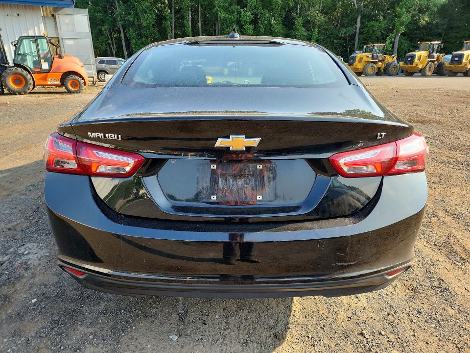 62631316 :رقم المزاد ، 1G1ZD5STXNF174445 vin ، 2022 Chevrolet Malibu مزاد بيع
