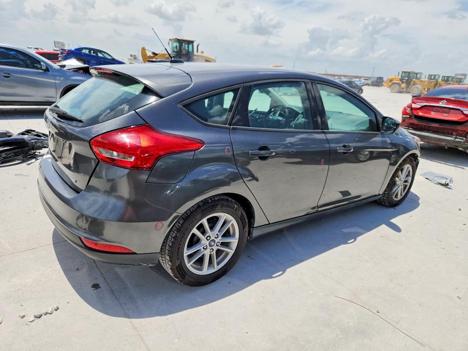 60899556 :رقم المزاد ، 1FADP3K24JL282534 vin ، 2018 Ford Focus مزاد بيع