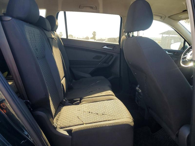 62480796 :رقم المزاد ، 3VV1B7AX5JM109668 vin ، 2018 Volkswagen Tiguan مزاد بيع