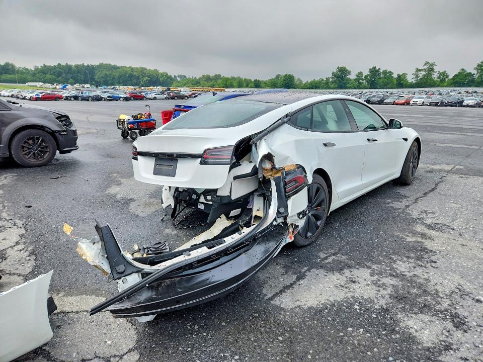 Продажа на аукционе авто 2023 Tesla Model S, vin: 5YJSA1E5XPF511887, номер лота: 60561986