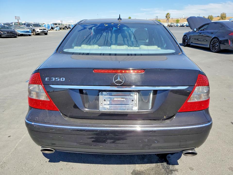 60063976 :رقم المزاد ، WDBUF56XX7B033246 vin ، 2007 Mercedes-benz E مزاد بيع