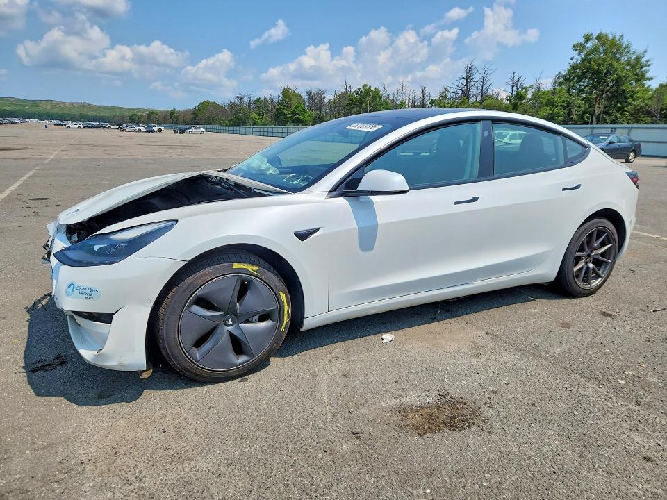 62009356 :رقم المزاد ، 5YJ3E1EB4MF051037 vin ، 2021 Tesla Model 3 مزاد بيع
