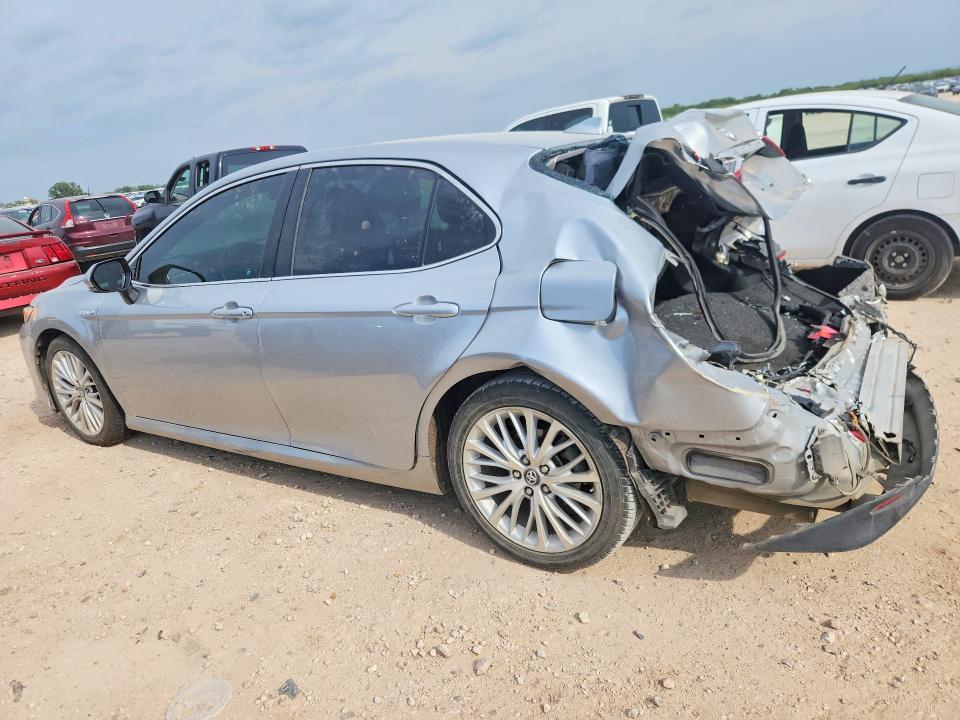 62099776 :رقم المزاد ، 4T1B21HK2JU500956 vin ، 2018 Toyota Camry Hybrid مزاد بيع