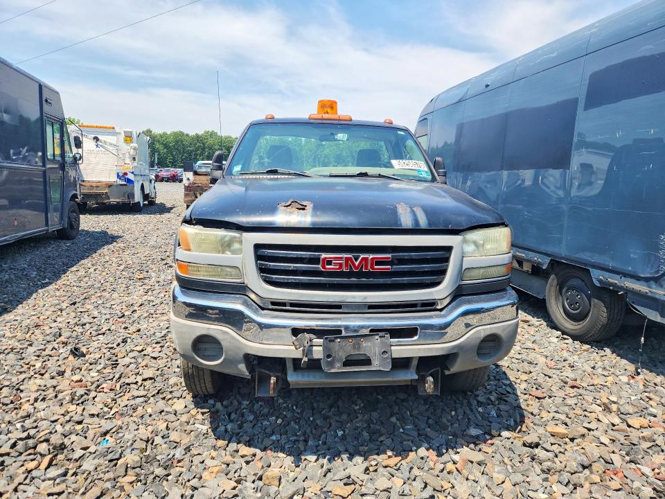 Продажа на аукционе авто 2004 Gmc New Sierra, vin: 1GDJC34U24E285170, номер лота: 58258576