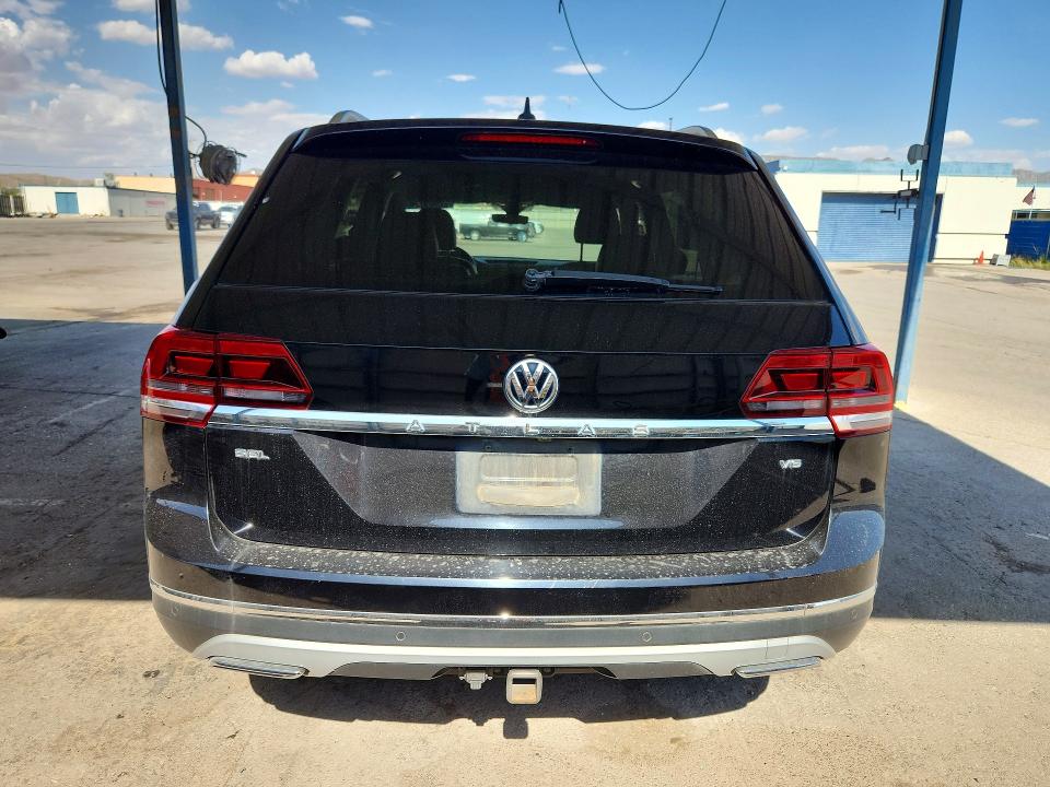 62505776 :رقم المزاد ، 1V2ER2CA1JC559017 vin ، 2018 Volkswagen Atlas مزاد بيع