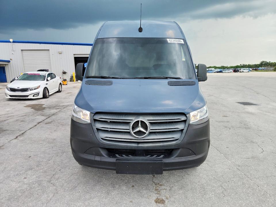 62395506 :رقم المزاد ، WD4PF0CD0KP093517 vin ، 2019 Mercedes-benz Sprinter مزاد بيع