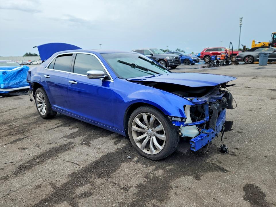 63390646 :رقم المزاد ، 2C3CCAEG0KH705965 vin ، 2019 Chrysler 300 مزاد بيع