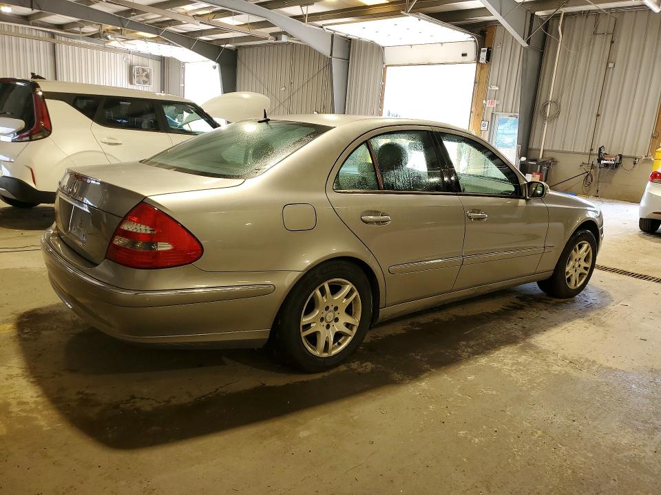 61136006 :رقم المزاد ، WDBUF65J03A239081 vin ، 2003 Mercedes-benz E مزاد بيع