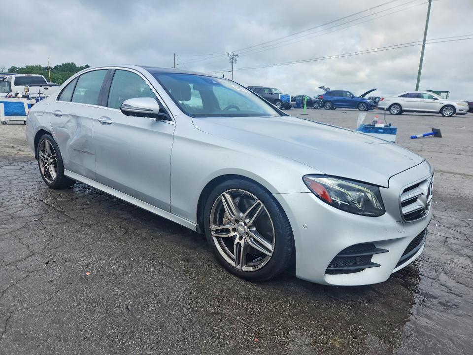 61817736 :رقم المزاد ، WDDZF4JB7HA045722 vin ، 2017 Mercedes-benz E مزاد بيع