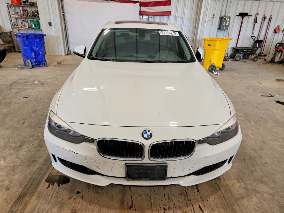 2013 Bmw 320 მანქანა იყიდება აუქციონზე, vin: WBA3C3C52DF982613, აუქციონის ნომერი: 61308246