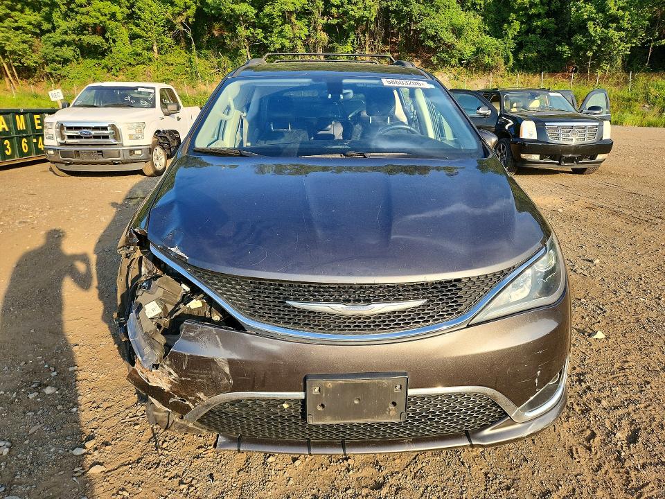 58603206 :رقم المزاد ، 2C4RC1BG4HR821196 vin ، 2017 Chrysler Pacifica مزاد بيع