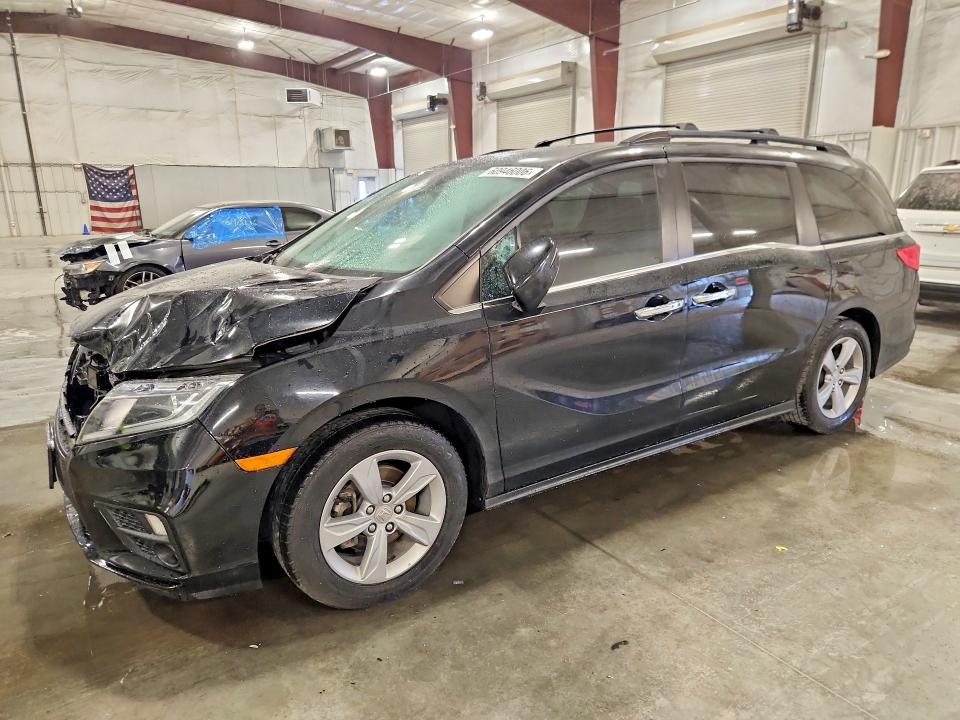 60946006 :رقم المزاد ، 5FNRL6H77JB032241 vin ، 2018 Honda Odyssey مزاد بيع