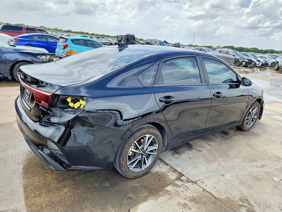 2023 Kia Forte მანქანა იყიდება აუქციონზე, vin: 3KPF24AD5PE671548, აუქციონის ნომერი: 61023666