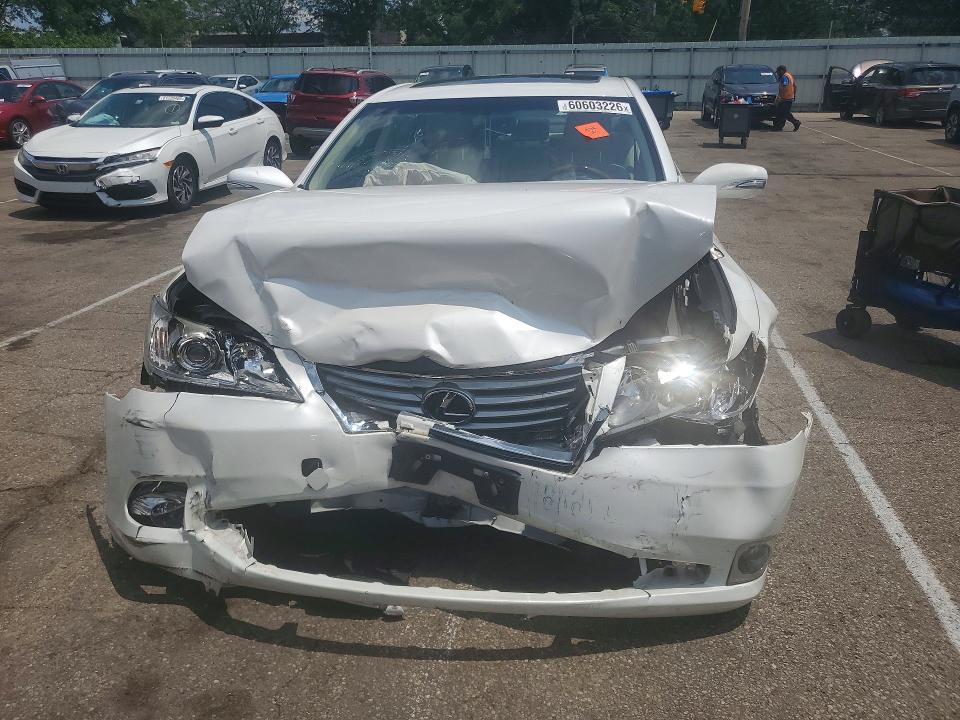 60603226 :رقم المزاد ، JTHBK1EG6B2435528 vin ، 2011 Lexus Es مزاد بيع