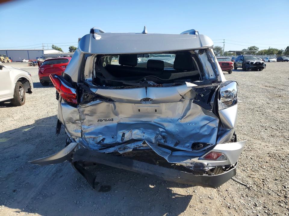 Продажа на аукционе авто 2018 Toyota Rav4, vin: JTMWFREV8JJ187677, номер лота: 60033596