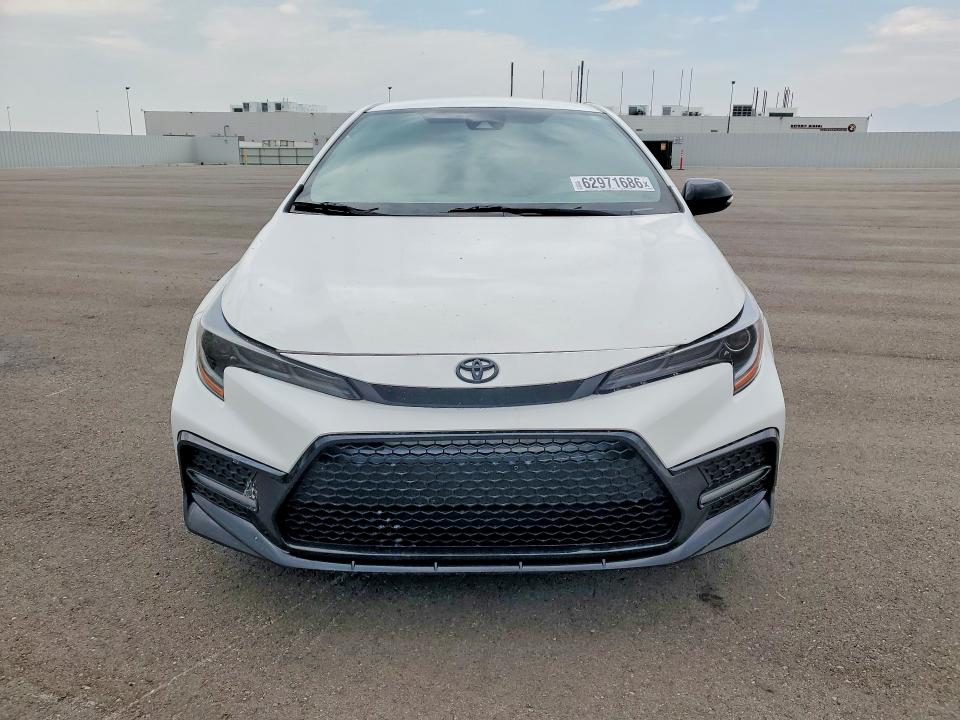 62971686 :رقم المزاد ، 5YFS4MCE9NP112417 vin ، 2022 Toyota Corolla مزاد بيع